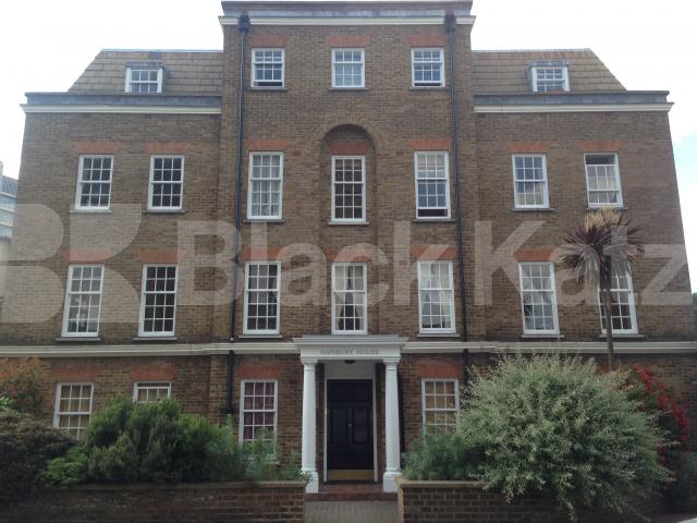 			UNDER OFFER, Studio Apartment, 1 bath, 1 reception Studio			 Regents Bridge Gardens, Vauxhall